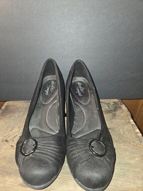 Life Stride Black Womens Slip-On Round-Buckle Pumps